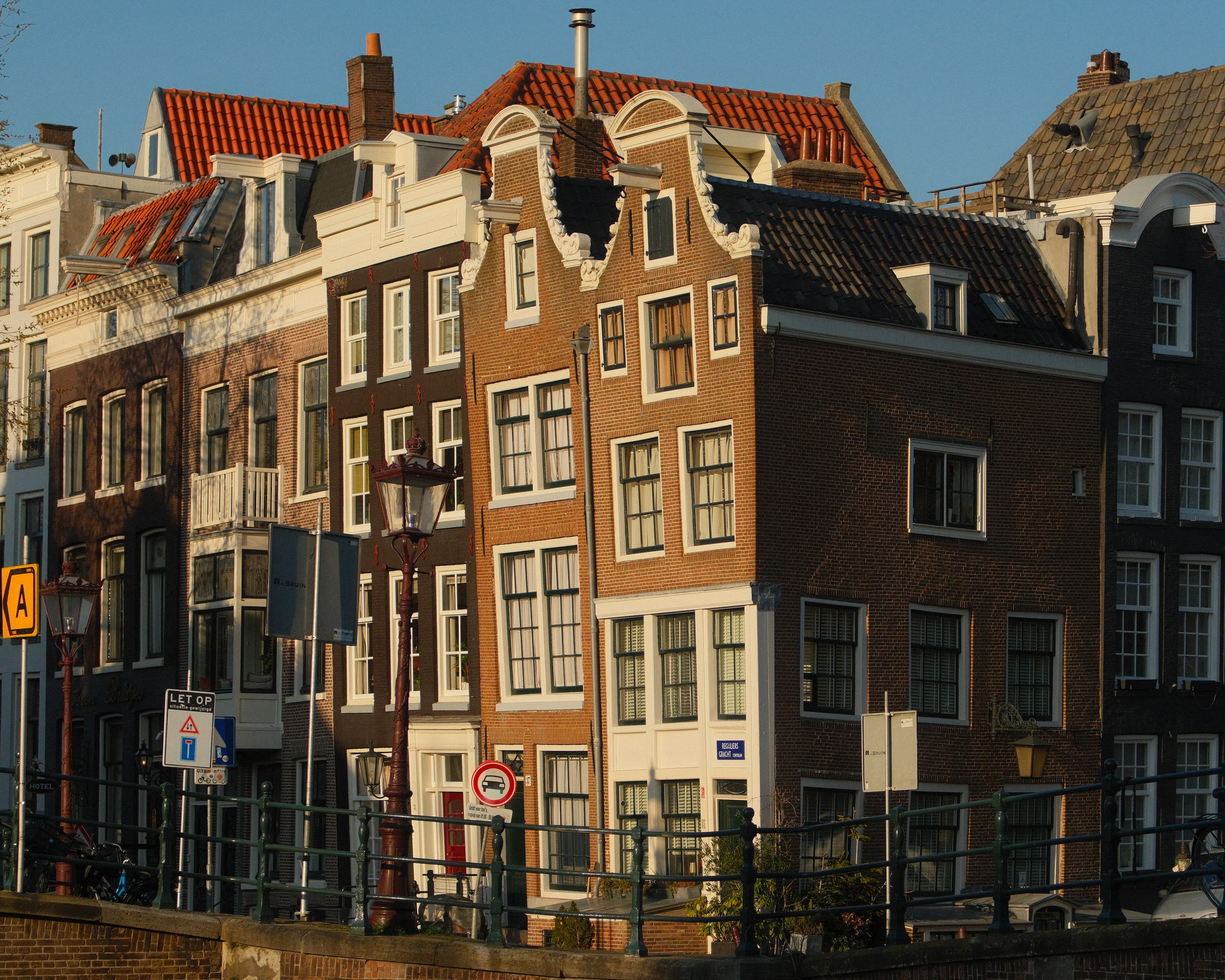 Casas tradicionais de Amsterdã
